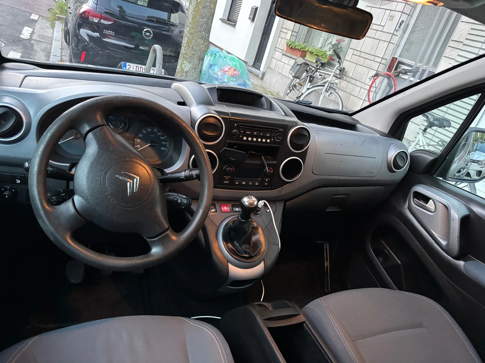 Citroen Berlingo 6+ 1, снимка 9 - Автомобили и джипове - 54599070