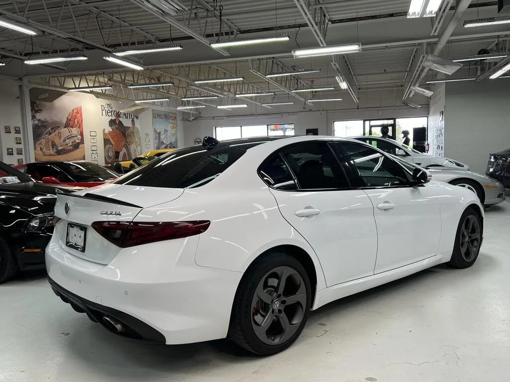 Alfa Romeo Giulia AWD* PANORAMA* KEYLESS* ПАМЕТ* ПОДГРЕВ* КАМЕРА* , снимка 3 - Автомобили и джипове - 54643264