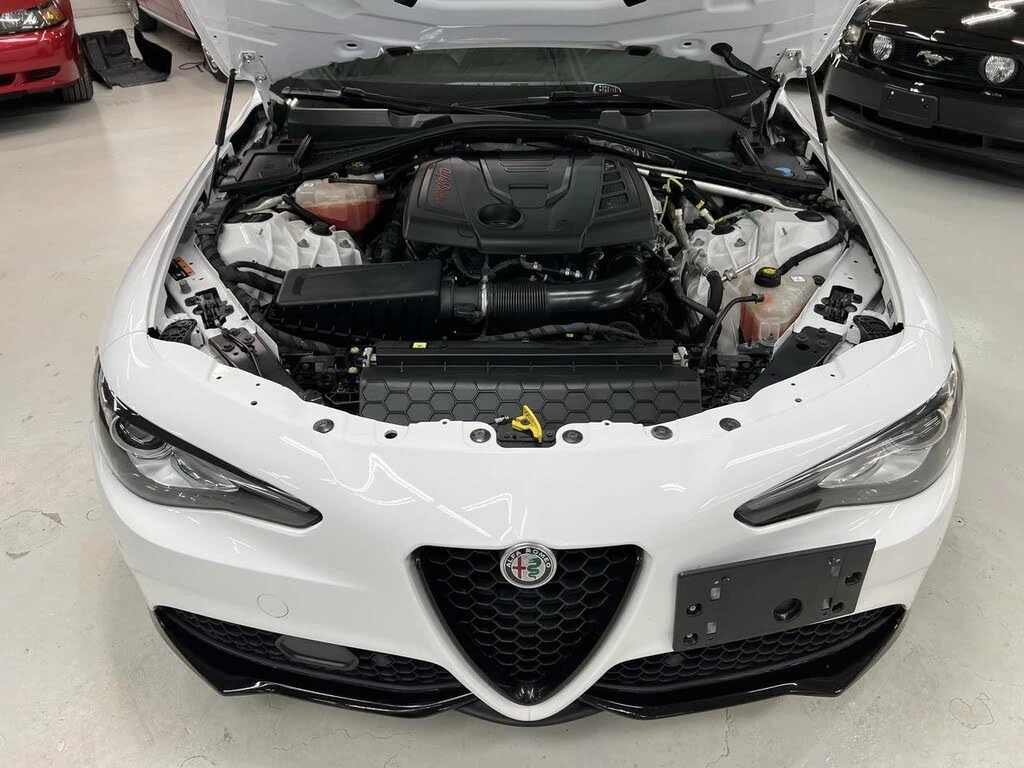 Alfa Romeo Giulia AWD* PANORAMA* KEYLESS* ПАМЕТ* ПОДГРЕВ* КАМЕРА* , снимка 9 - Автомобили и джипове - 54643264