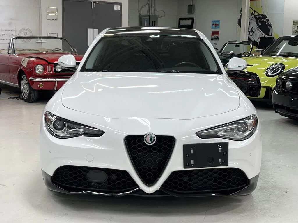 Alfa Romeo Giulia AWD* PANORAMA* KEYLESS* ПАМЕТ* ПОДГРЕВ* КАМЕРА* , снимка 8 - Автомобили и джипове - 54643264