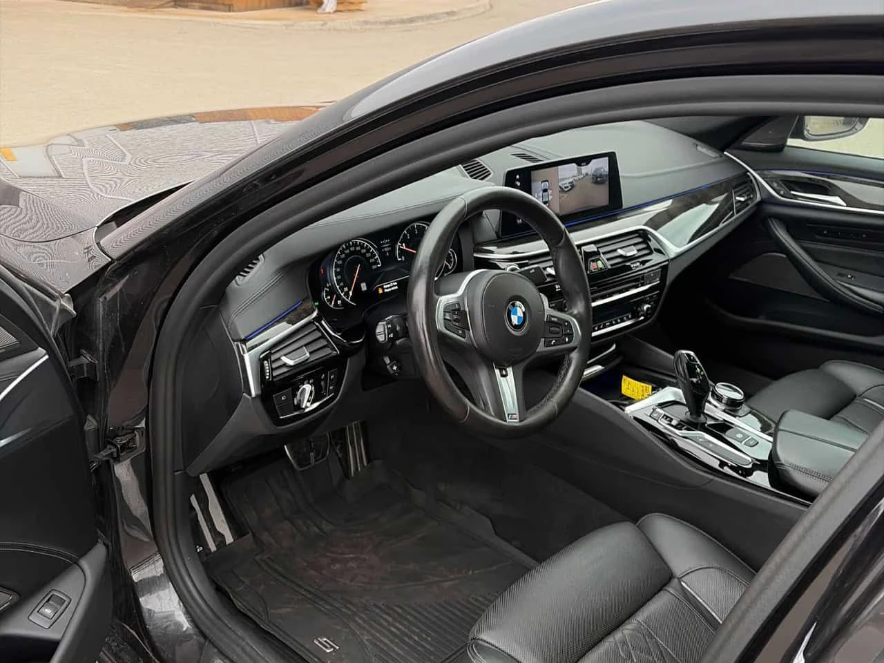 BMW 530 * xDrive * CARFAX * HUD * 360 * HARMAN * ОБДУХВАНЕ, снимка 5 - Автомобили и джипове - 54738639