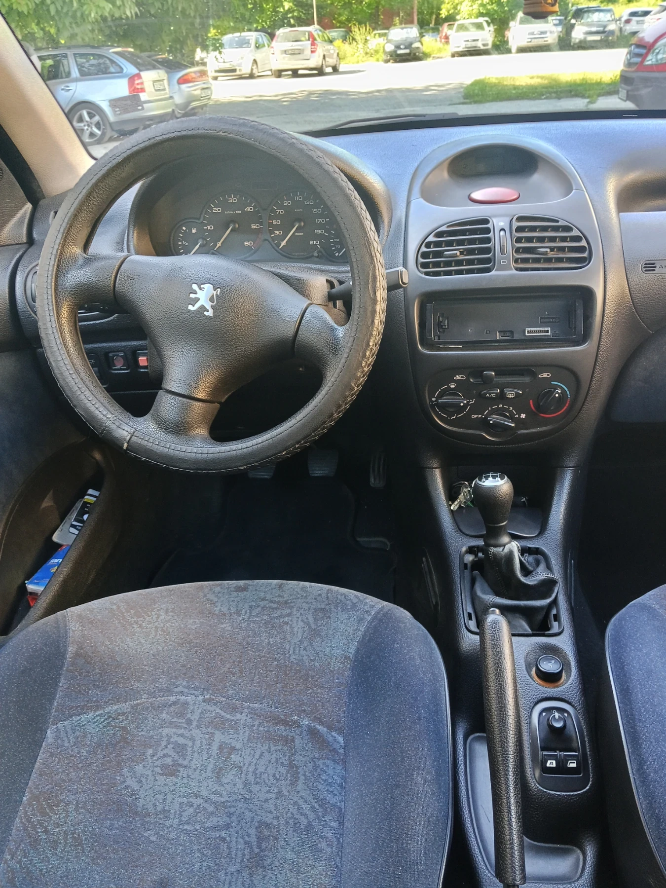 Peugeot 206, снимка 9 - Автомобили и джипове - 54899832