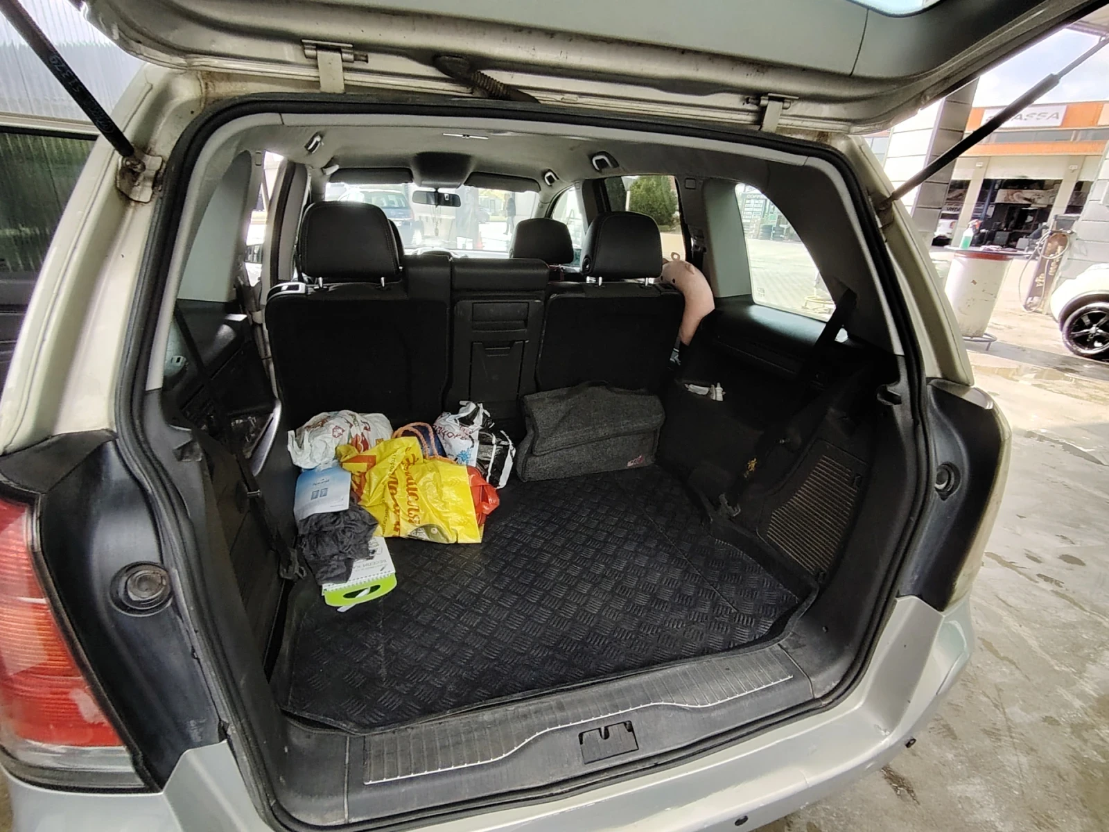 Opel Zafira 1.9 CDTI, снимка 5 - Автомобили и джипове - 55040353