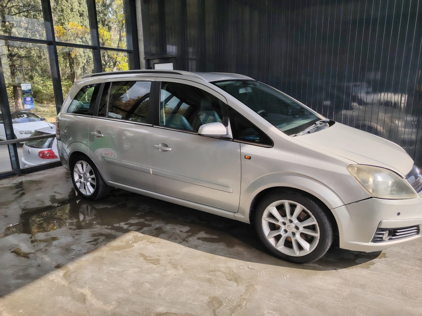 Opel Zafira 1.9 CDTI, снимка 2 - Автомобили и джипове - 55040353
