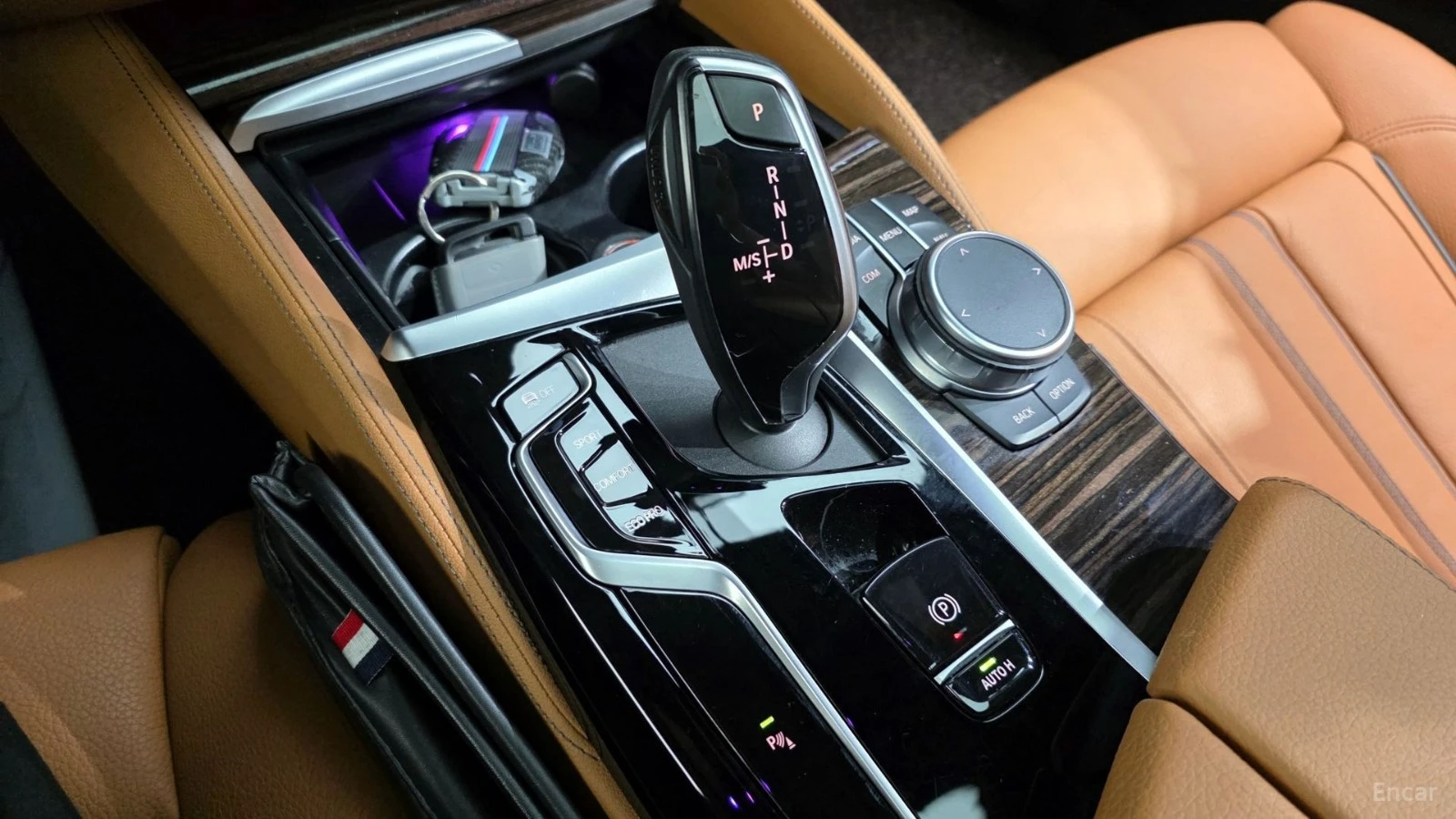 BMW 520 M SPORT* HUD* КОЖА* НАВИ* ПАНО, снимка 7 - Автомобили и джипове - 55492113