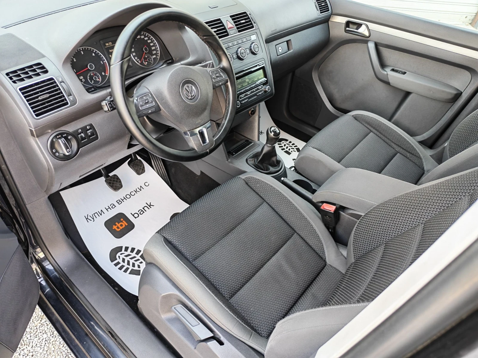 VW Touran 1.6TDI 6+ 1, снимка 8 - Автомобили и джипове - 55767861