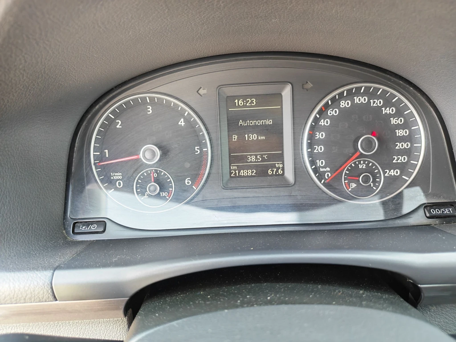 VW Touran 1.6TDI 6+ 1, снимка 14 - Автомобили и джипове - 55767861