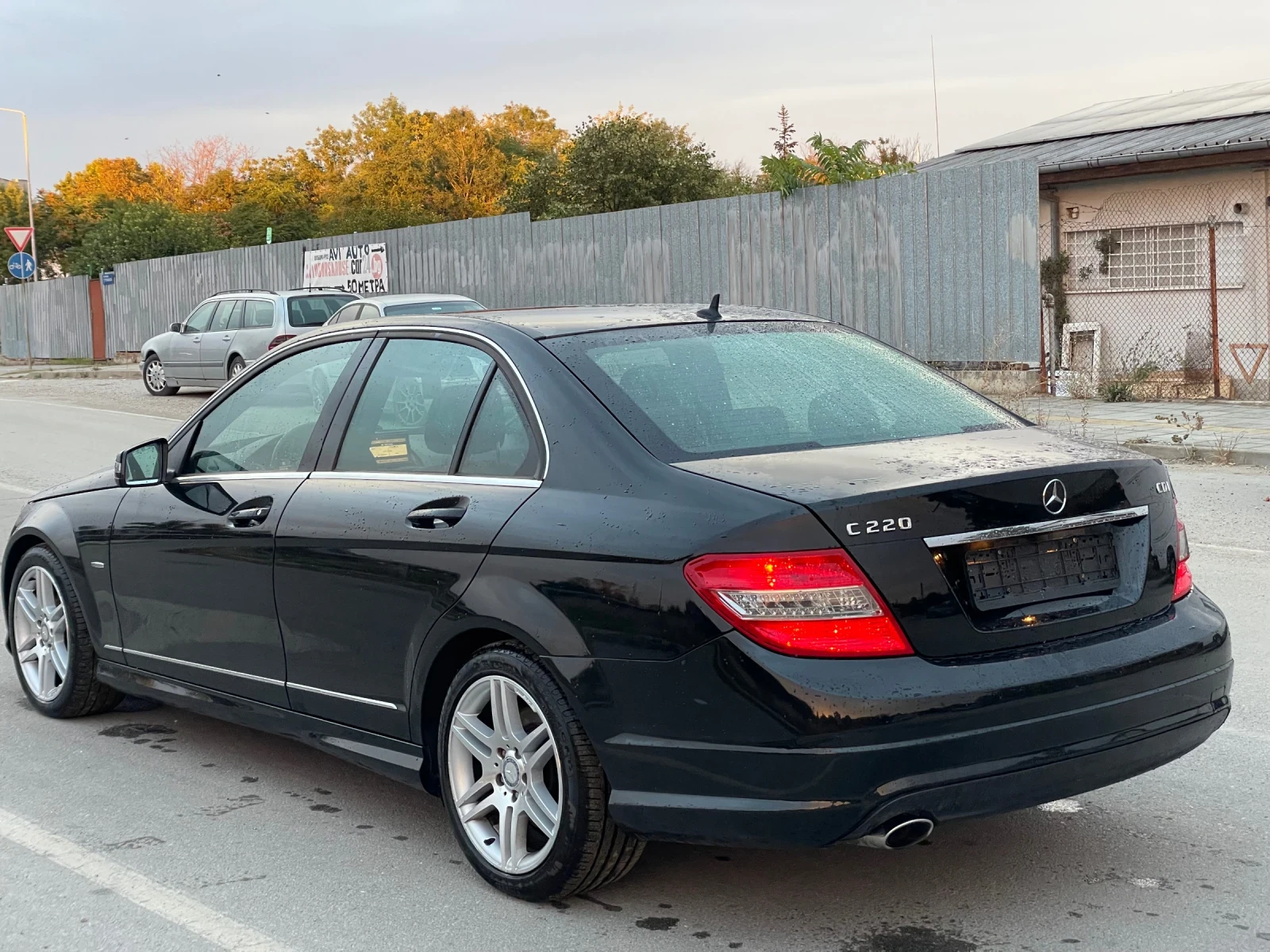 Mercedes-Benz C 220 AMG 2.2cdi 170к.с. РЪЧКА 6ск., Avantgarde, снимка 2 - Автомобили и джипове - 55838990