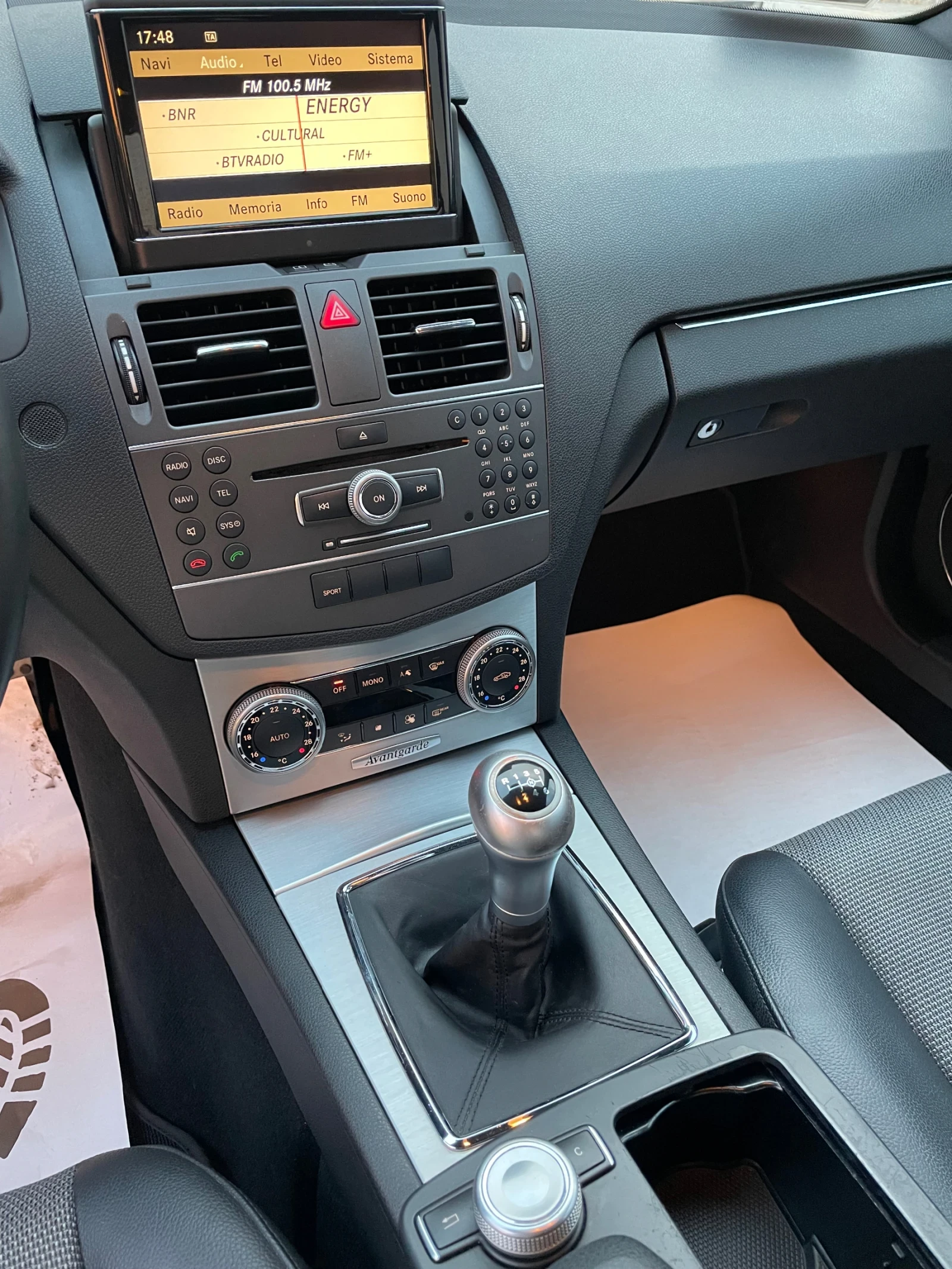Mercedes-Benz C 220 AMG 2.2cdi 170к.с. РЪЧКА 6ск., Avantgarde, снимка 11 - Автомобили и джипове - 55838990