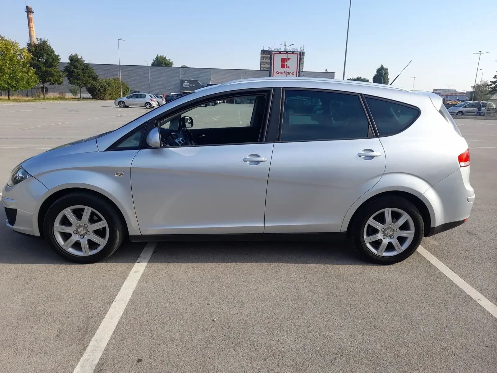 Seat Altea 1.6TDI XXL, снимка 5 - Автомобили и джипове - 55946362
