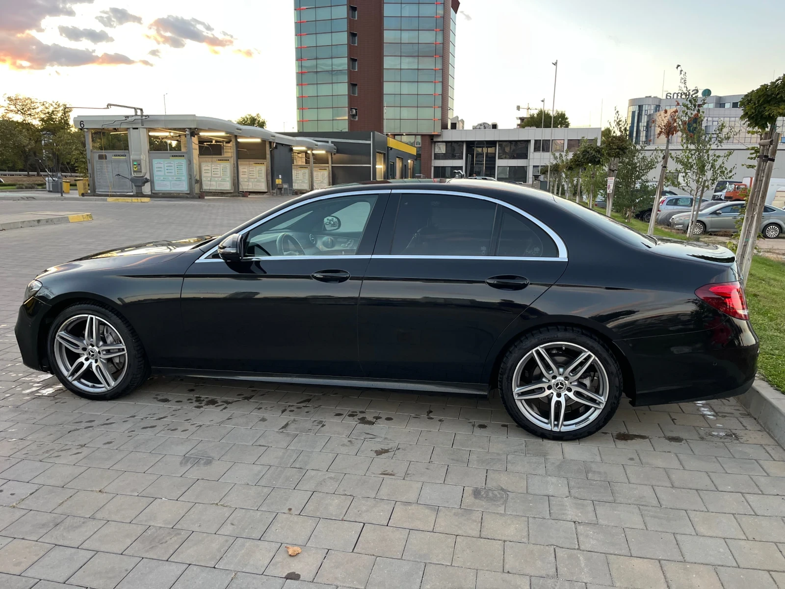 Mercedes-Benz E 220 AMG LINE/MULTIBEAM/WIDESCREAN/360/BURMESTER | Mobile.bg � ����������� 4