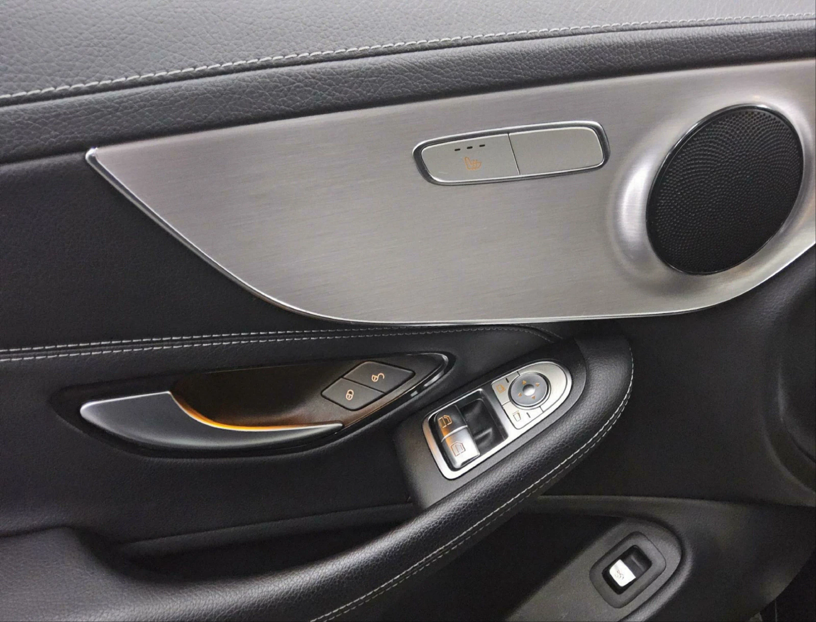 Mercedes-Benz C 220  Coupe, AMG Line, LED, Navi, Leather, снимка 12 - Автомобили и джипове - 56270231