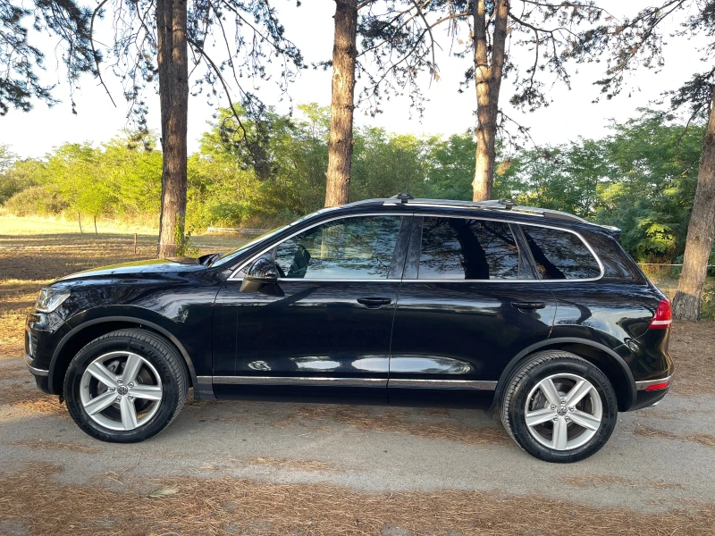 VW Touareg 3.0 TDI R-Line, снимка 2 - Автомобили и джипове - 52459419