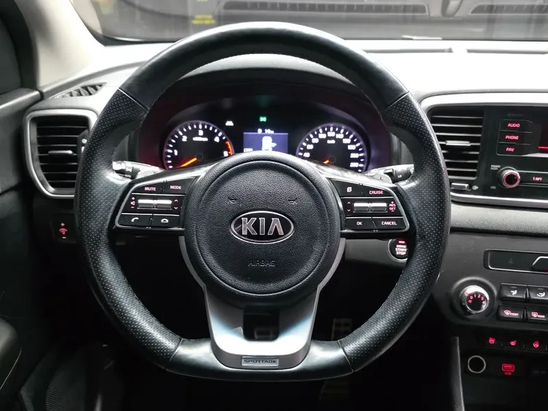 Kia Sportage The Bold Diesel 1.6 2Wd Prestige, снимка 13 - Автомобили и джипове - 55015890