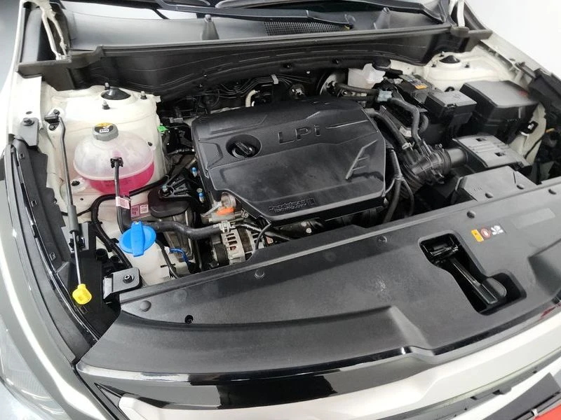 Kia Sportage 2.0 Automatic, снимка 17 - Автомобили и джипове - 55587785