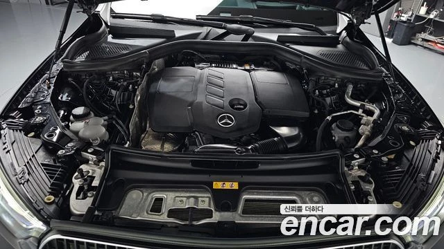 Mercedes-Benz GLC 220, снимка 6 - Автомобили и джипове - 56077613