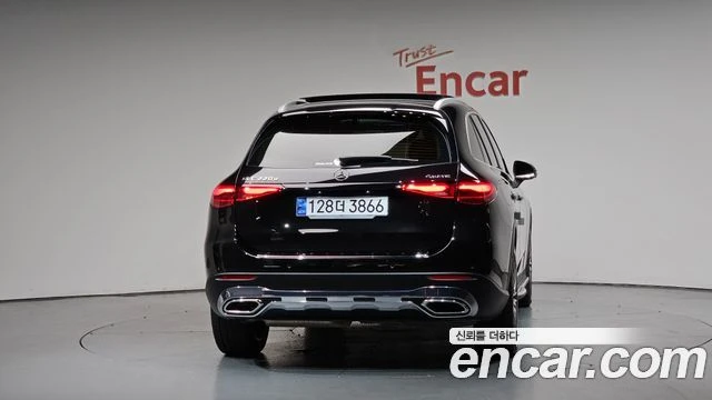 Mercedes-Benz GLC 220, снимка 4 - Автомобили и джипове - 56077613