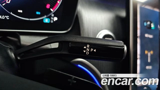 Mercedes-Benz GLC 220, снимка 9 - Автомобили и джипове - 56077613