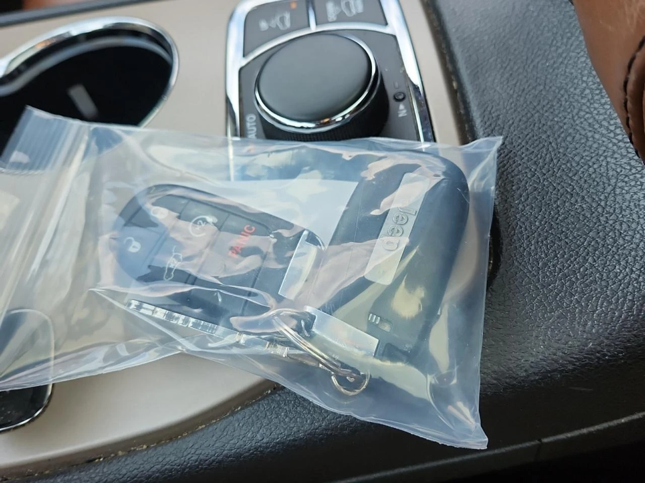 Jeep Grand cherokee SUMMIT 5.7 HEMI* ДИСТРОНИК* HARMAN KARDON* ТЕЛЕВИЗ - изображение 10