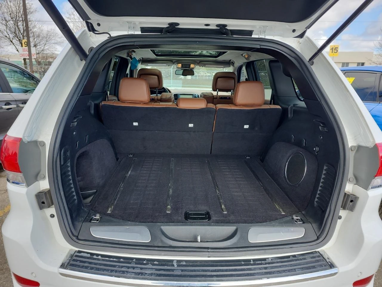 Jeep Grand cherokee SUMMIT 5.7 HEMI* ДИСТРОНИК* HARMAN KARDON* ТЕЛЕВИЗ - изображение 4