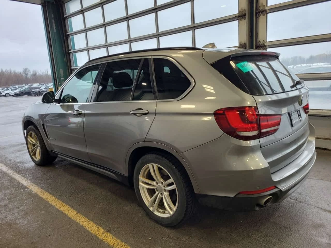BMW X5 * XDRIVE35D * ДВА КЛЮЧА* ПАНОРАМА* + ГУМИ С ДЖАНТИ, снимка 4 - Автомобили и джипове - 54183612