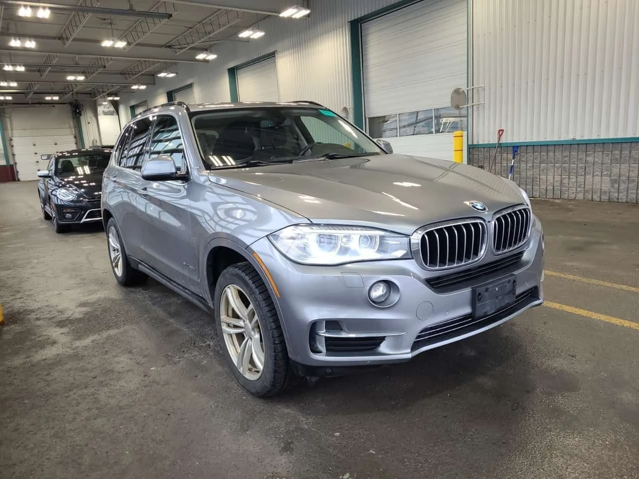 BMW X5 * XDRIVE35D * ДВА КЛЮЧА* ПАНОРАМА* + ГУМИ С ДЖАНТИ, снимка 2 - Автомобили и джипове - 54183612