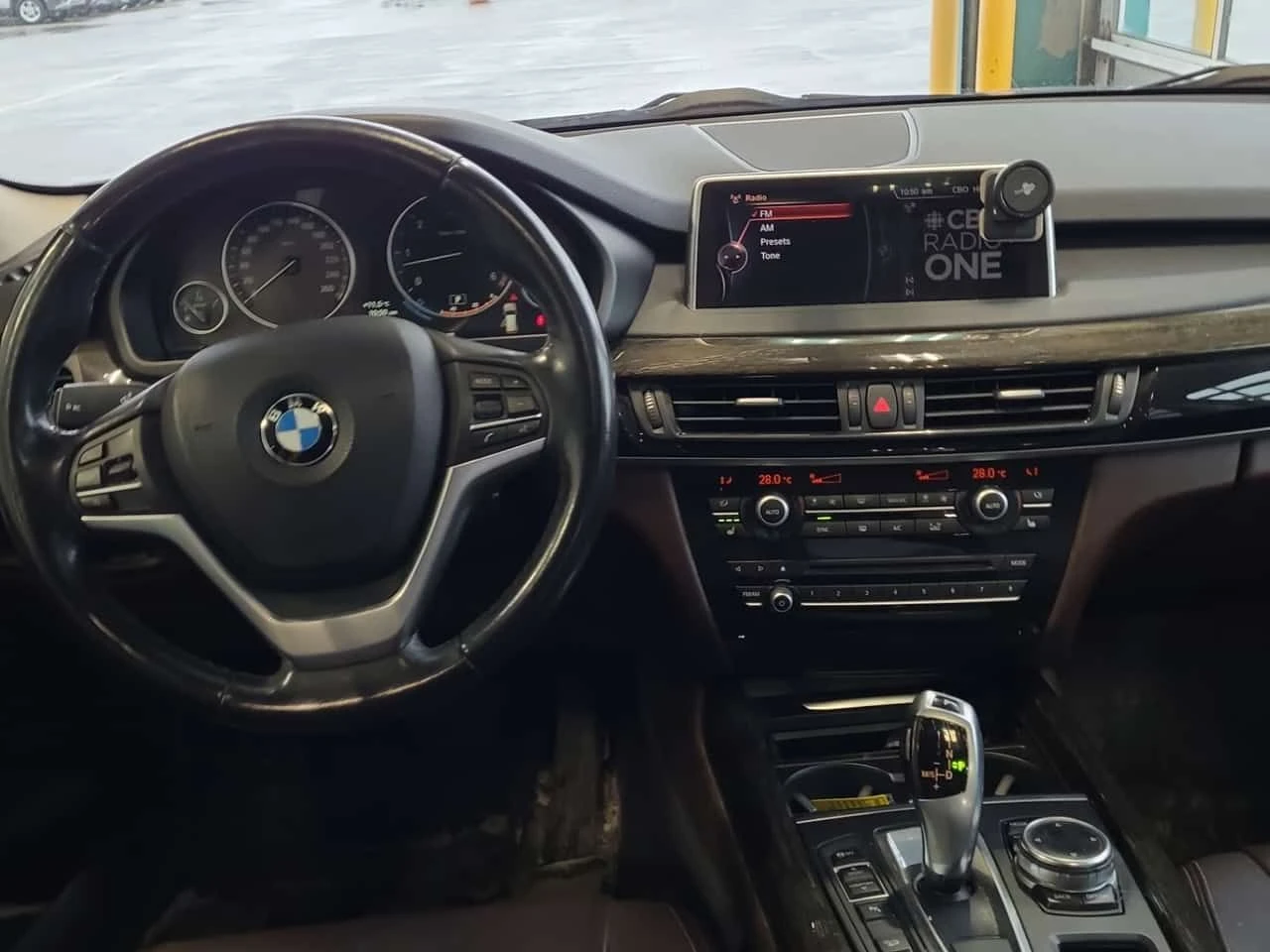 BMW X5 * XDRIVE35D * ДВА КЛЮЧА* ПАНОРАМА* + ГУМИ С ДЖАНТИ, снимка 10 - Автомобили и джипове - 54183612