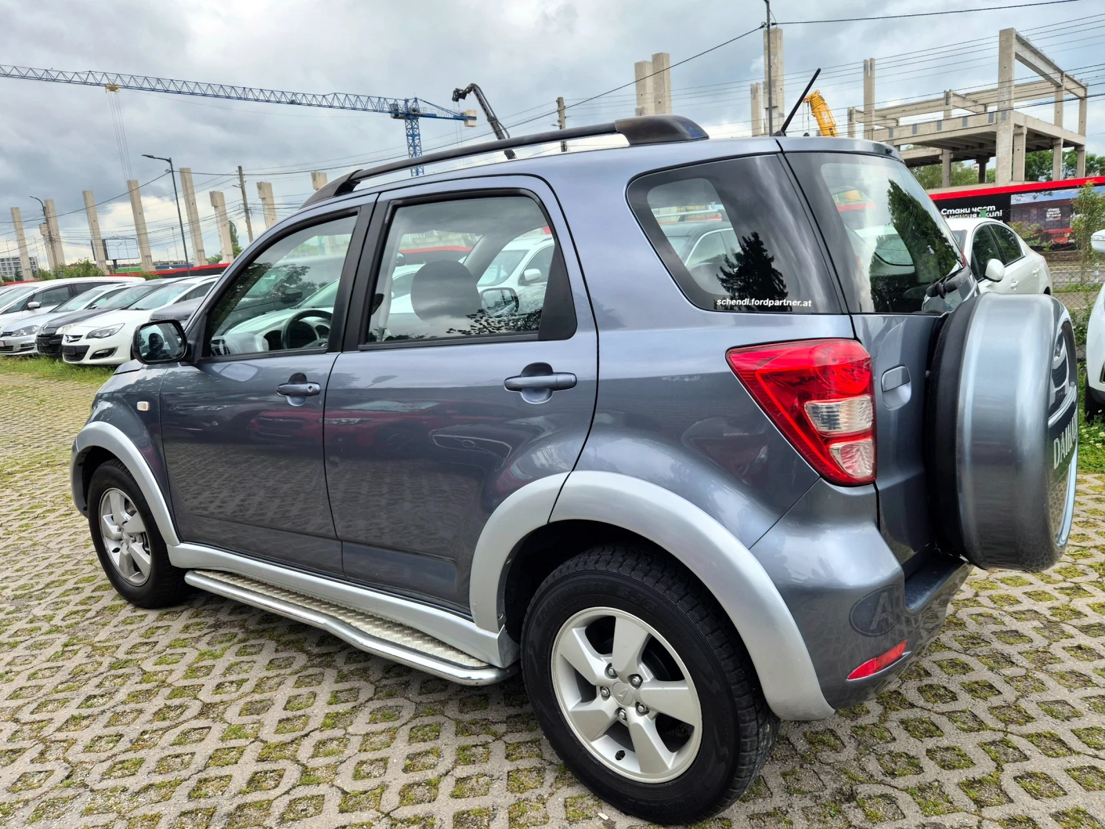 Daihatsu Terios 1.5i-105k.s.4x4 140000km, снимка 6 - Автомобили и джипове - 54650156