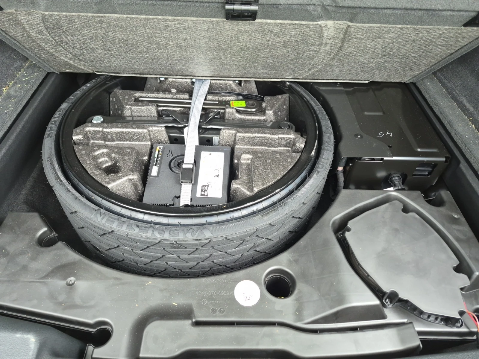 Audi Q8 PROGRESSIV, снимка 9 - Автомобили и джипове - 54721706