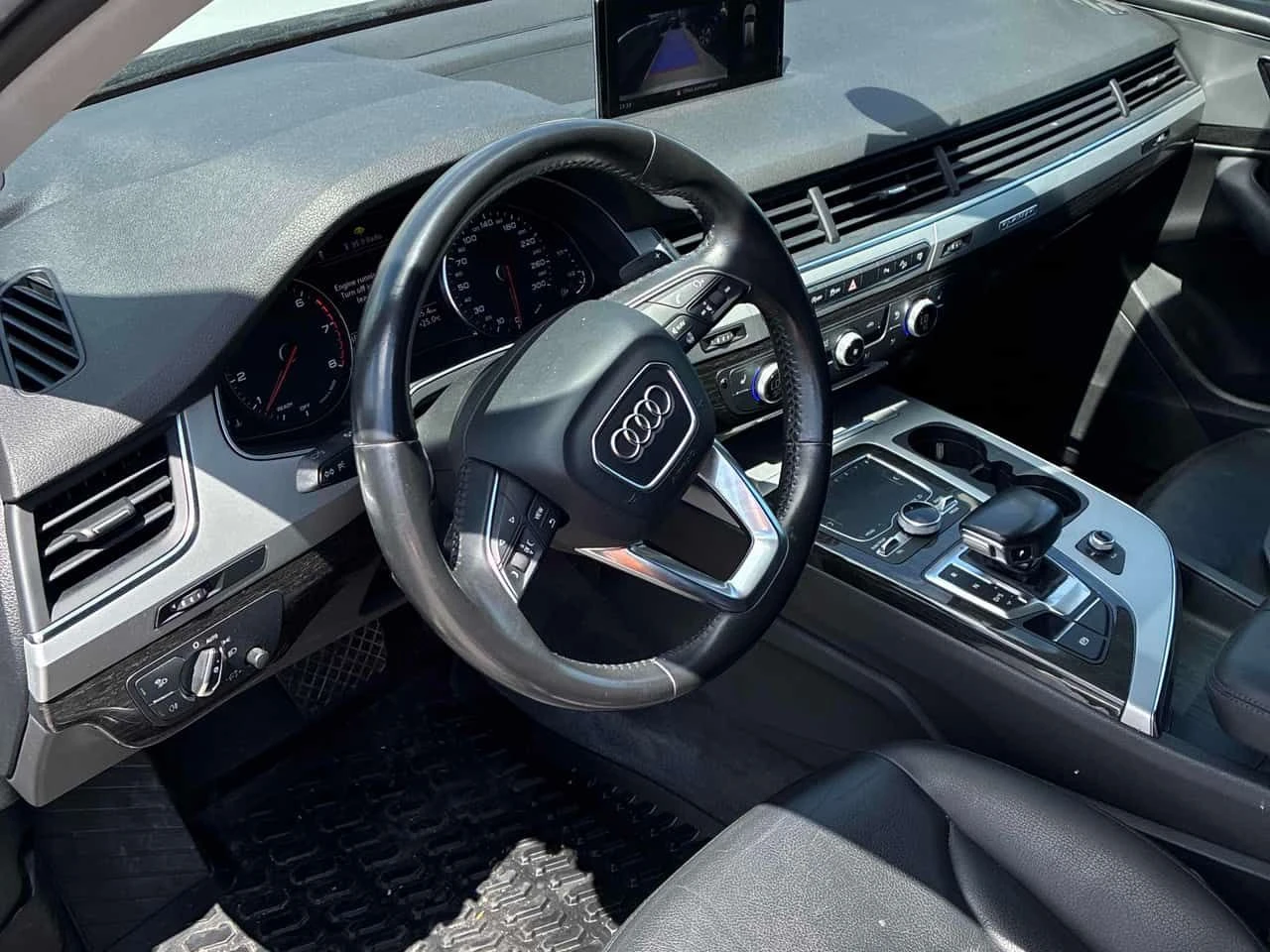 Audi Q7 * 3.0T Komfort * АВТОКРЕДИТ * КЛИП НА МОТОРА, снимка 7 - Автомобили и джипове - 54747217