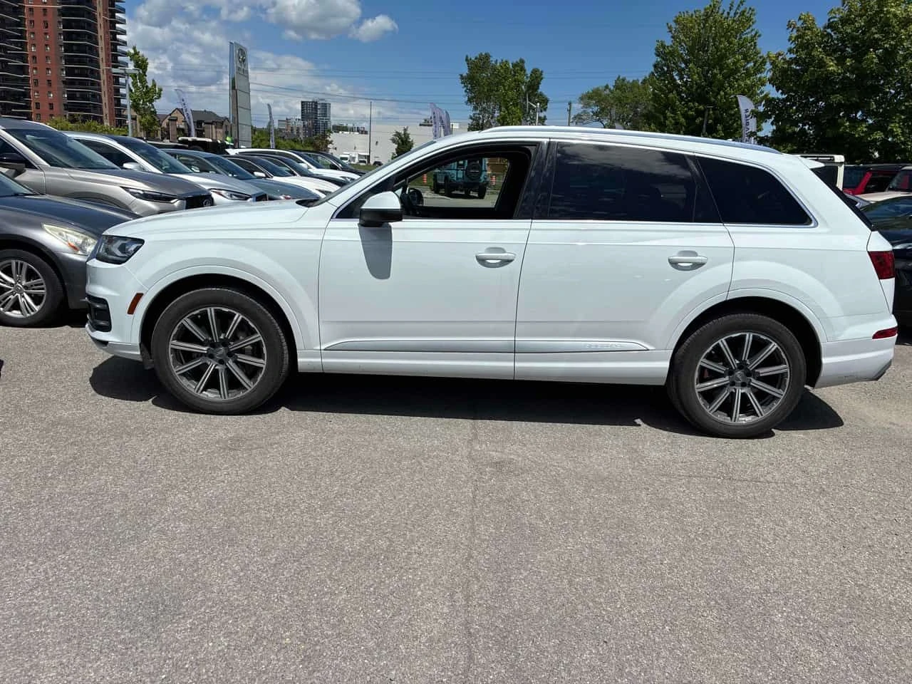 Audi Q7 * 3.0T Komfort * АВТОКРЕДИТ * КЛИП НА МОТОРА, снимка 3 - Автомобили и джипове - 54747217