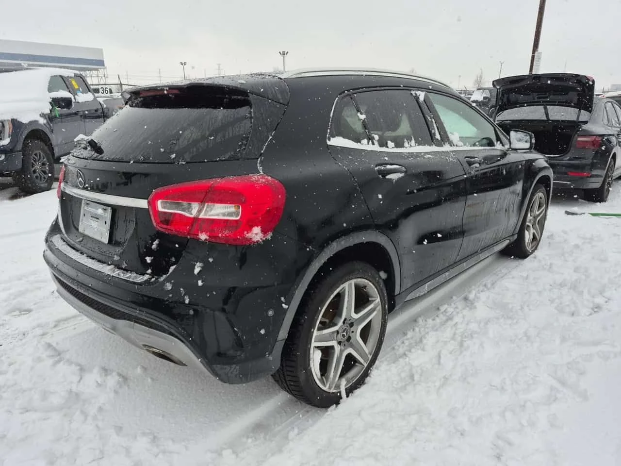Mercedes-Benz GLA 250 АМГ ПАКЕТ/CARFAX/ПОДГРЕВ/ПАНОРАМА/ПАМЕТ, снимка 3 - Автомобили и джипове - 55317813