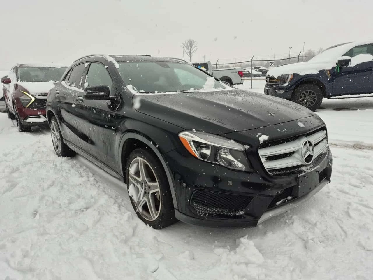 Mercedes-Benz GLA 250 АМГ ПАКЕТ/CARFAX/ПОДГРЕВ/ПАНОРАМА/ПАМЕТ, снимка 2 - Автомобили и джипове - 55317813