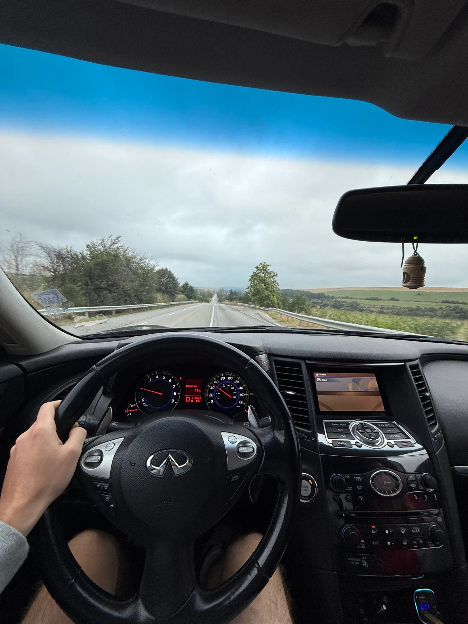 Infiniti Fx 35, снимка 5 - Автомобили и джипове - 55383431