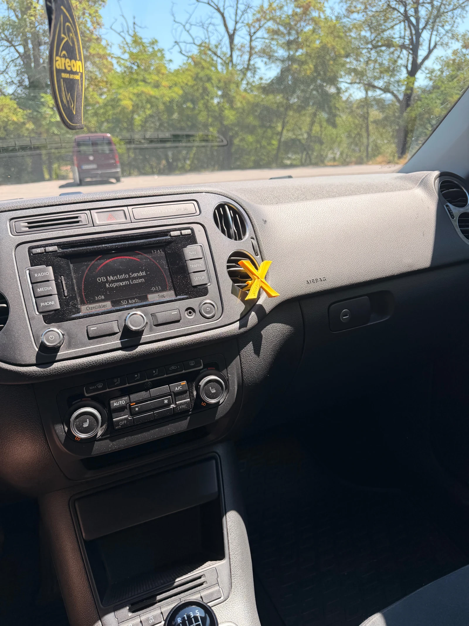 VW Tiguan, снимка 11 - Автомобили и джипове - 55474978