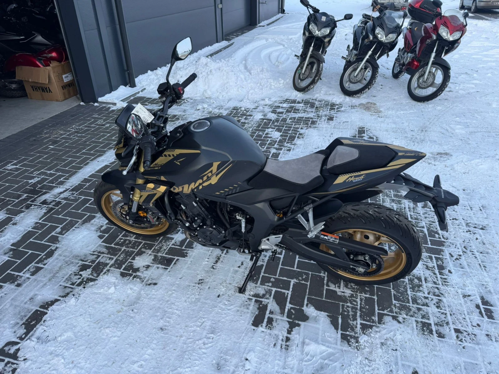 Honda Hornet GOLD AND BLACK - изображение 3