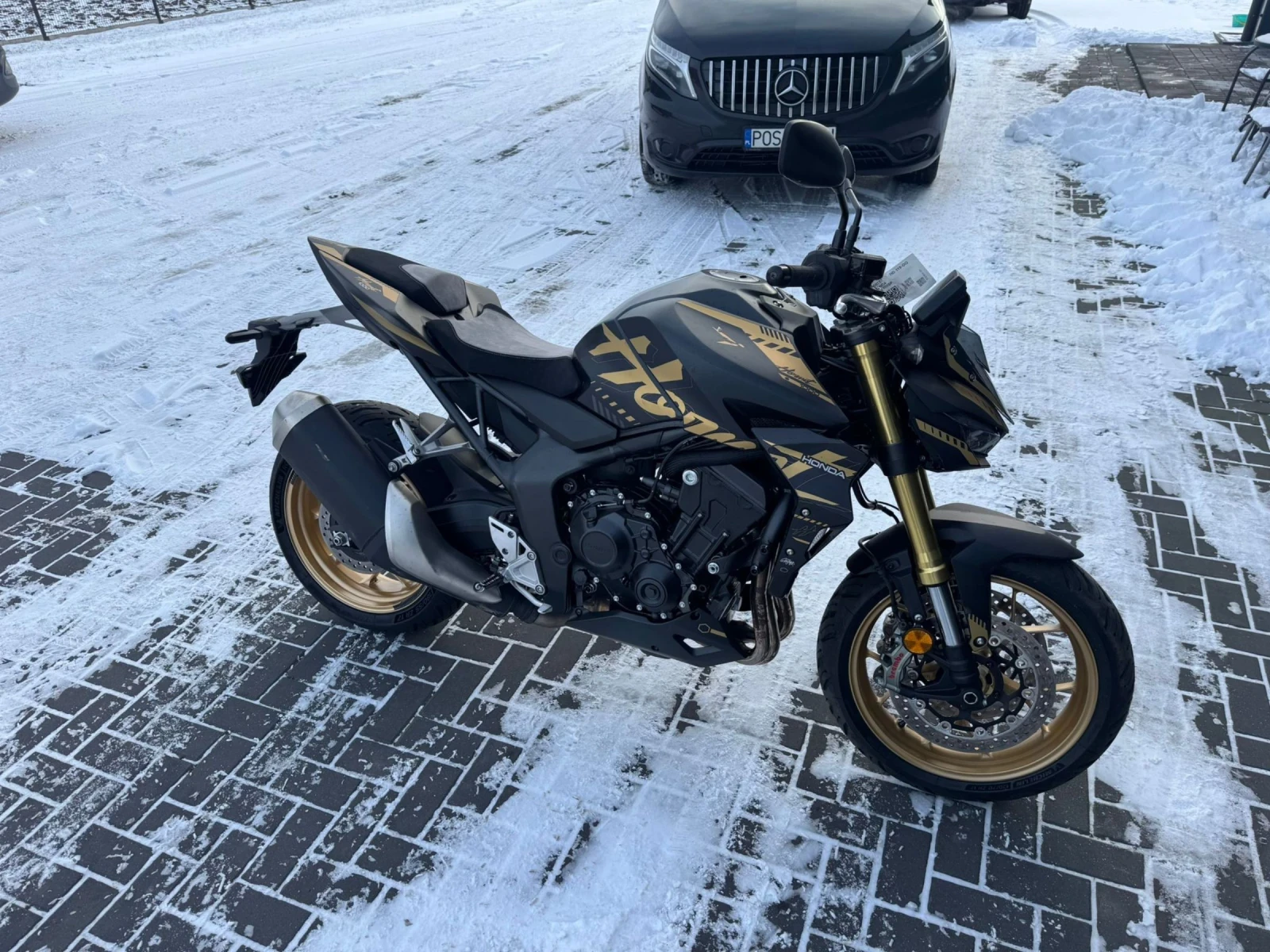 Honda Hornet GOLD AND BLACK - изображение 5