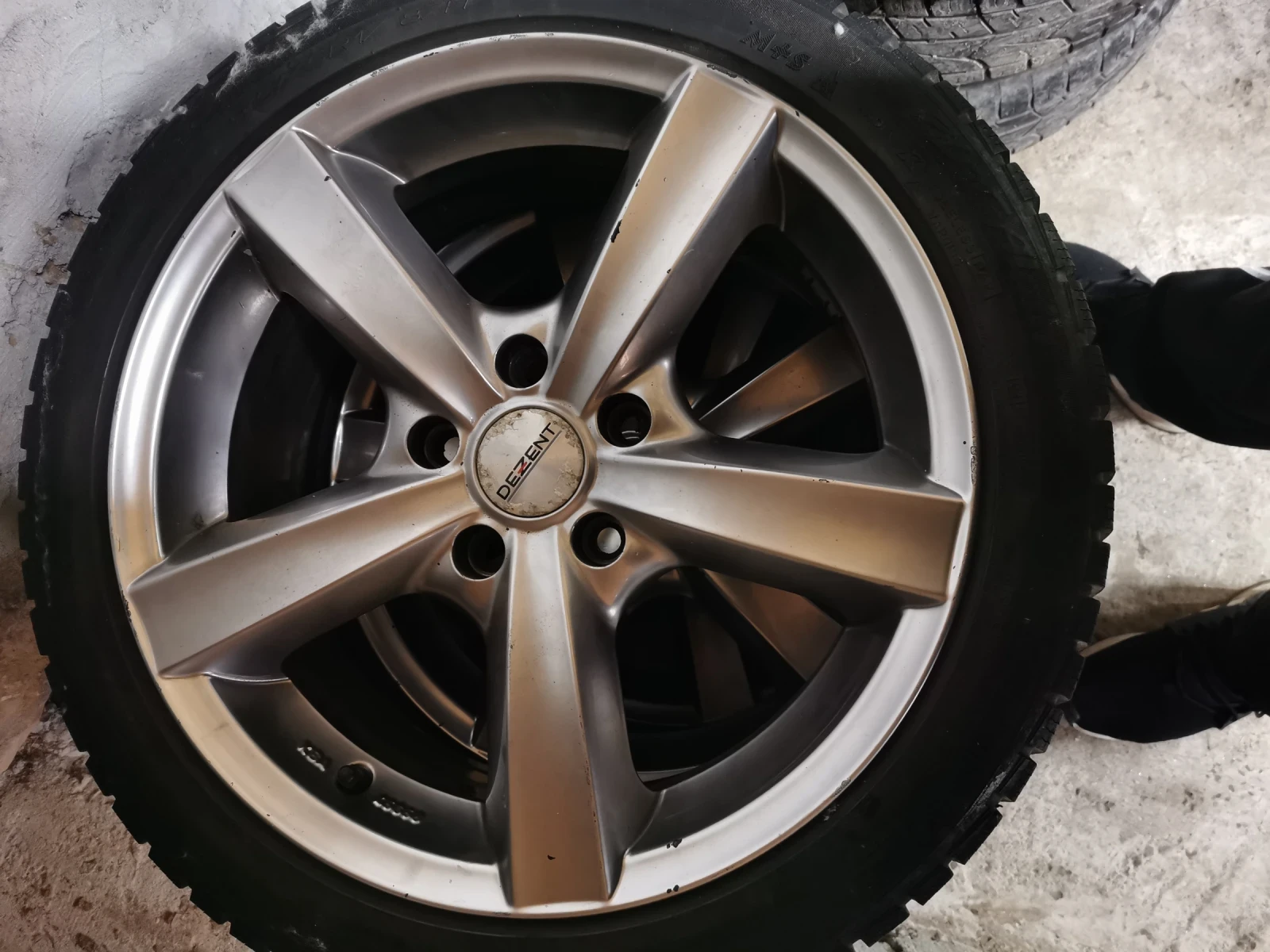 ���� � ������ 215/45R17 �� Toyota Avensis | Mobile.bg � ����������� 1