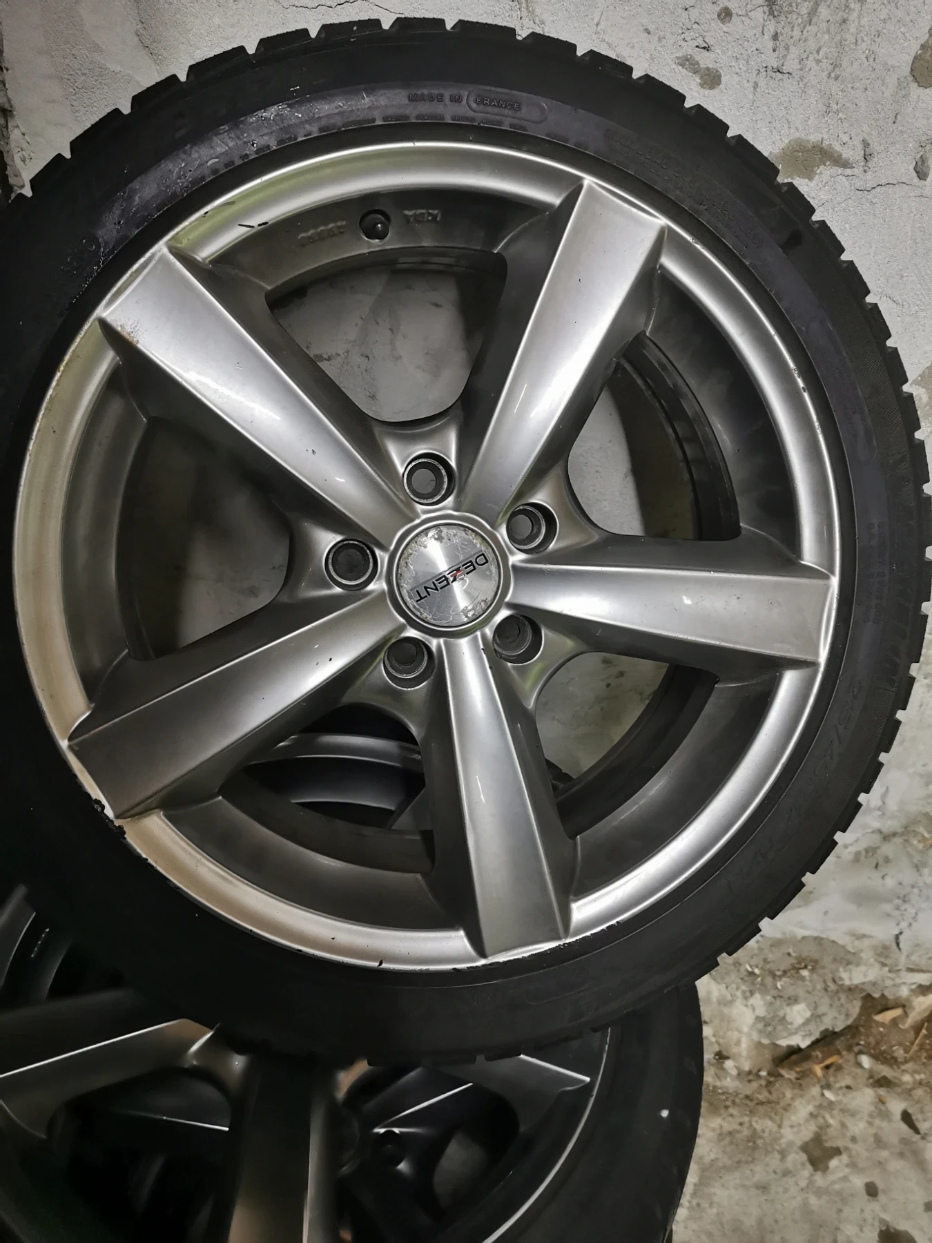 ���� � ������ 215/45R17 �� Toyota Avensis | Mobile.bg � ����������� 2