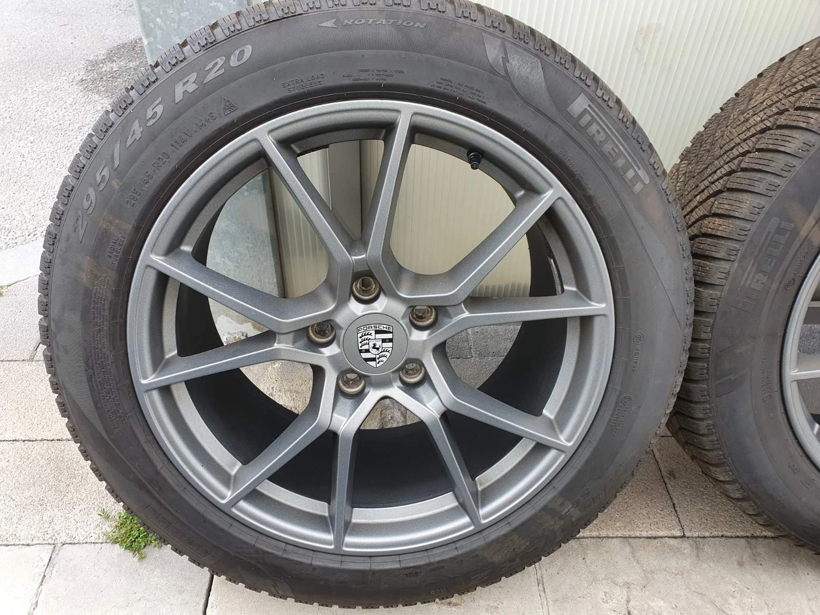 Гуми с джанти Pirelli 255/55R20