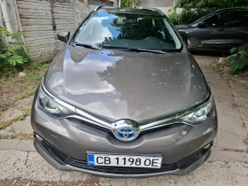 Toyota Auris Hybrid 2017г., снимка 2
