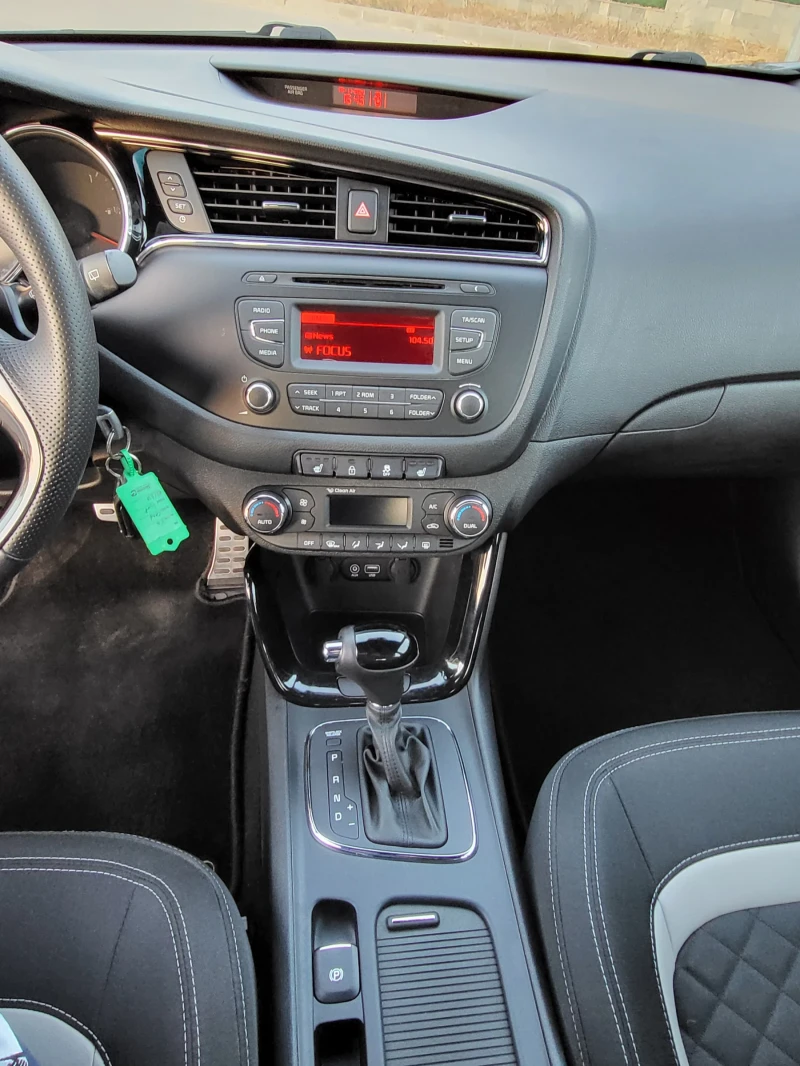 Kia Ceed GT LINE/EURO6/Автоматик, снимка 10 - Автомобили и джипове - 47906246