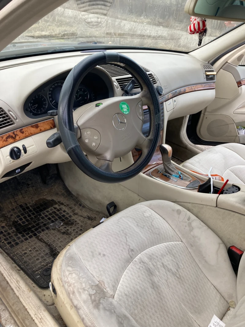 Mercedes-Benz E 220 CDI Kompressor, снимка 9 - Автомобили и джипове - 48920294