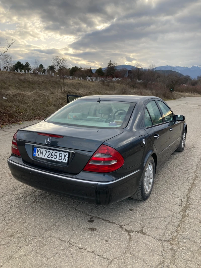 Mercedes-Benz E 220 CDI Kompressor, снимка 2 - Автомобили и джипове - 48920294