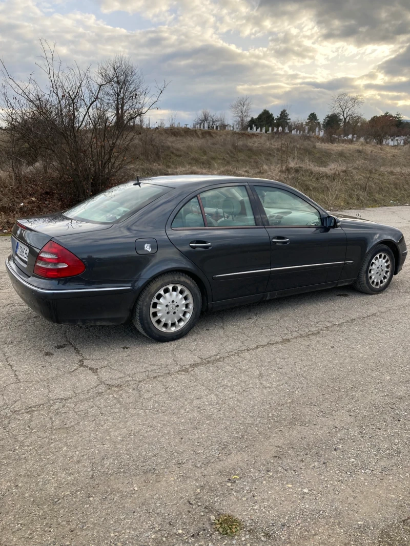 Mercedes-Benz E 220 CDI Kompressor, снимка 3 - Автомобили и джипове - 48920294