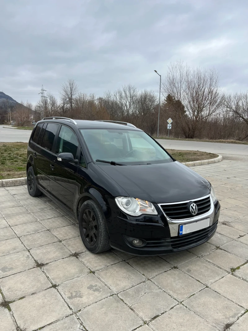 VW Touran 2.0TDI, снимка 3 - Автомобили и джипове - 48953079