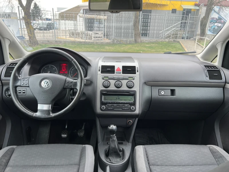 VW Touran 2.0TDI, снимка 7 - Автомобили и джипове - 48953079