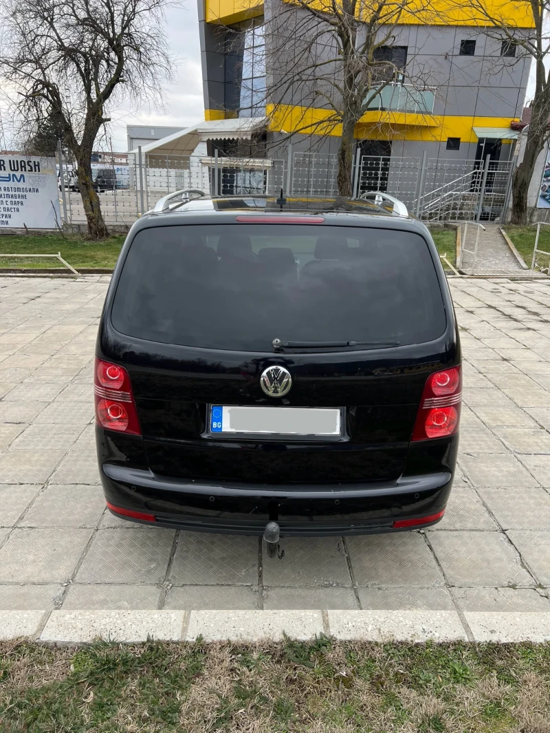 VW Touran 2.0TDI, снимка 6 - Автомобили и джипове - 48953079