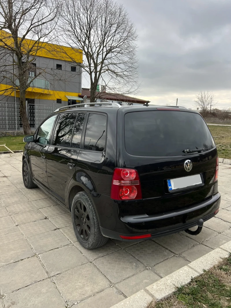 VW Touran 2.0TDI, снимка 5 - Автомобили и джипове - 48953079