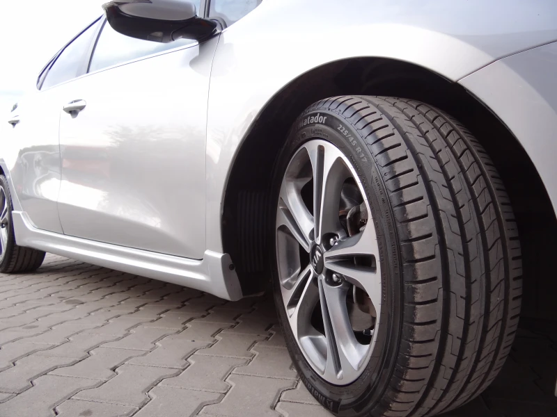 Kia Ceed 1.6crdi-GT Line /Navi/Led/Camera/Keyless/Euro-6B/, снимка 17 - Автомобили и джипове - 50230358
